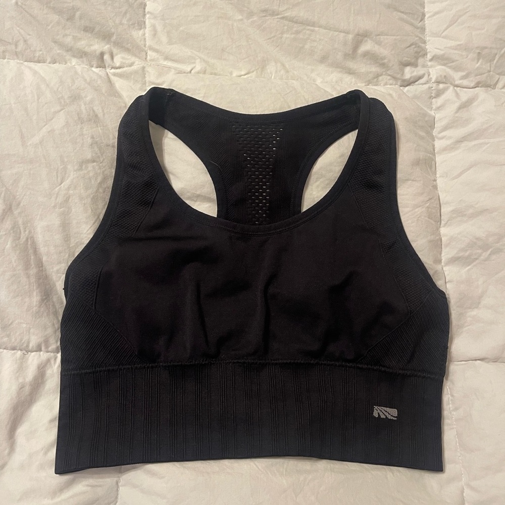 Marika size medium sports bra